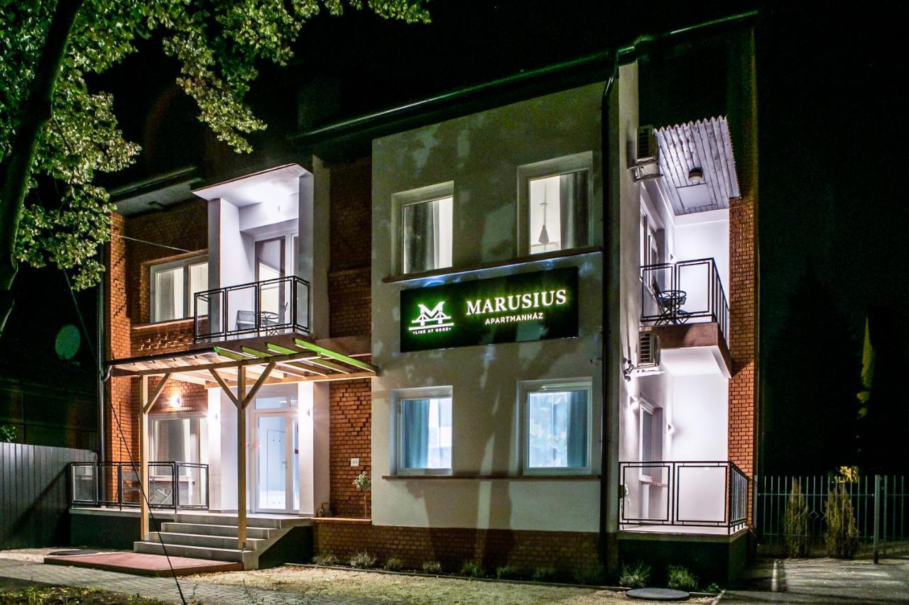 Marusius Apartmanház Apartamento Makó Exterior foto